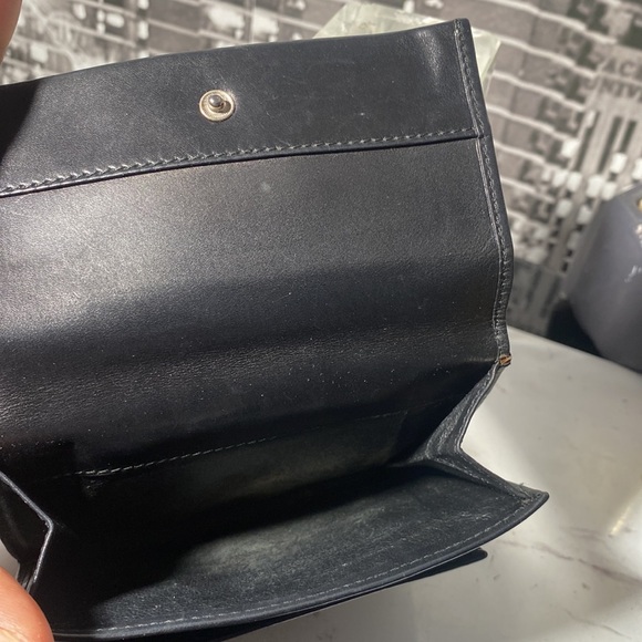 Authentic Gucci Leather Wallet - Picture 10 of 15